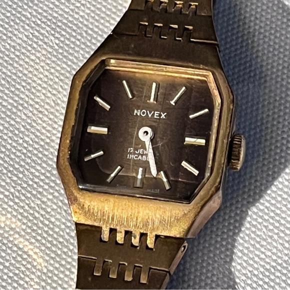 Novex watch tiger eye inspired face gold tone hardware unique joint band unisex - Picture 4 of 10